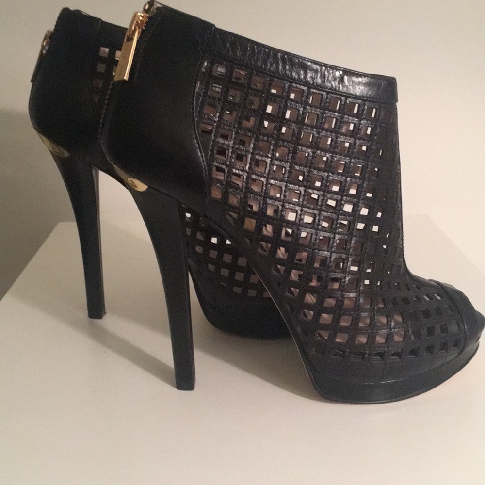 Black Peep-Toe High Heel Sandals